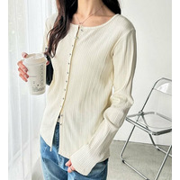 メニーボタンランダムリブトップス