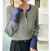 レイヤード風ヘンリーネックリブニットトップス