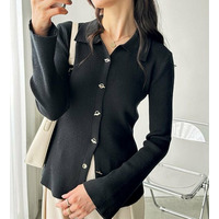 ゴールドボタンポロ衿リブニットトップス