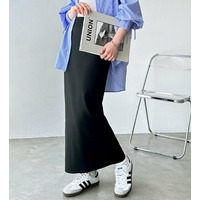 きれいシルエットで動きやすい！スポンディッシュニットスカート