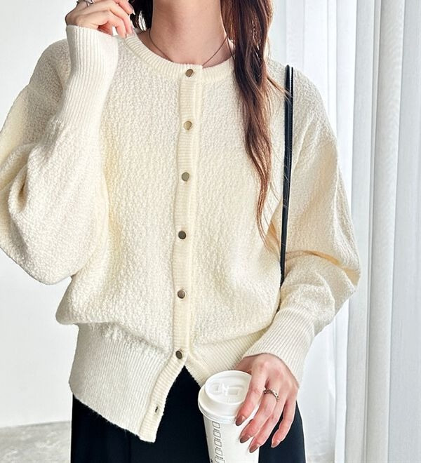 ゴールドボタン表面感クルーネックカーディガン