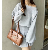 【裏起毛】ロゴ刺繍オフショルスウェット＋プリーツスカートセットアップ