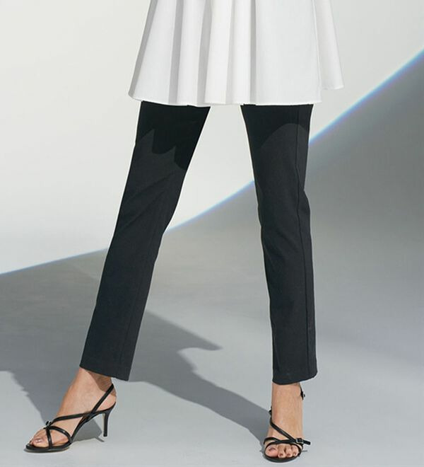 色焼けしにくい黒！ストレートパンツ６３丈  