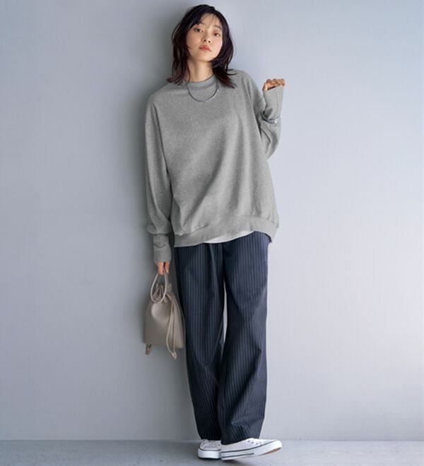 長めのリブが差をつける!全隠しトレーナー25