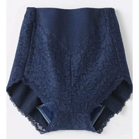 たっぷりレースの安心ショーツ