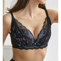 ぷるるんバストの育乳ブラ