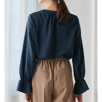 パール付きボウタイブラウス　　　　　　　  