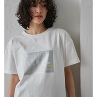 ロゴプリントＴシャツ　　　　　　　　　　  