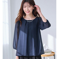 【５つの機能付】アクセ付シフォンタックブラウス（インナー付）