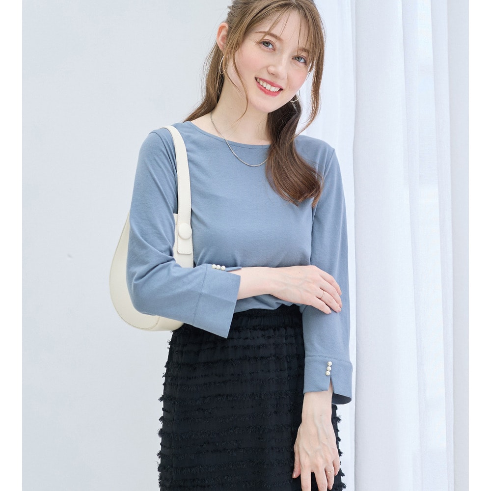 【8分袖】柔らか綿混素材パール調ボタンTシャツ1