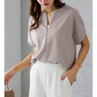 ジップ使いドルマンブラウス