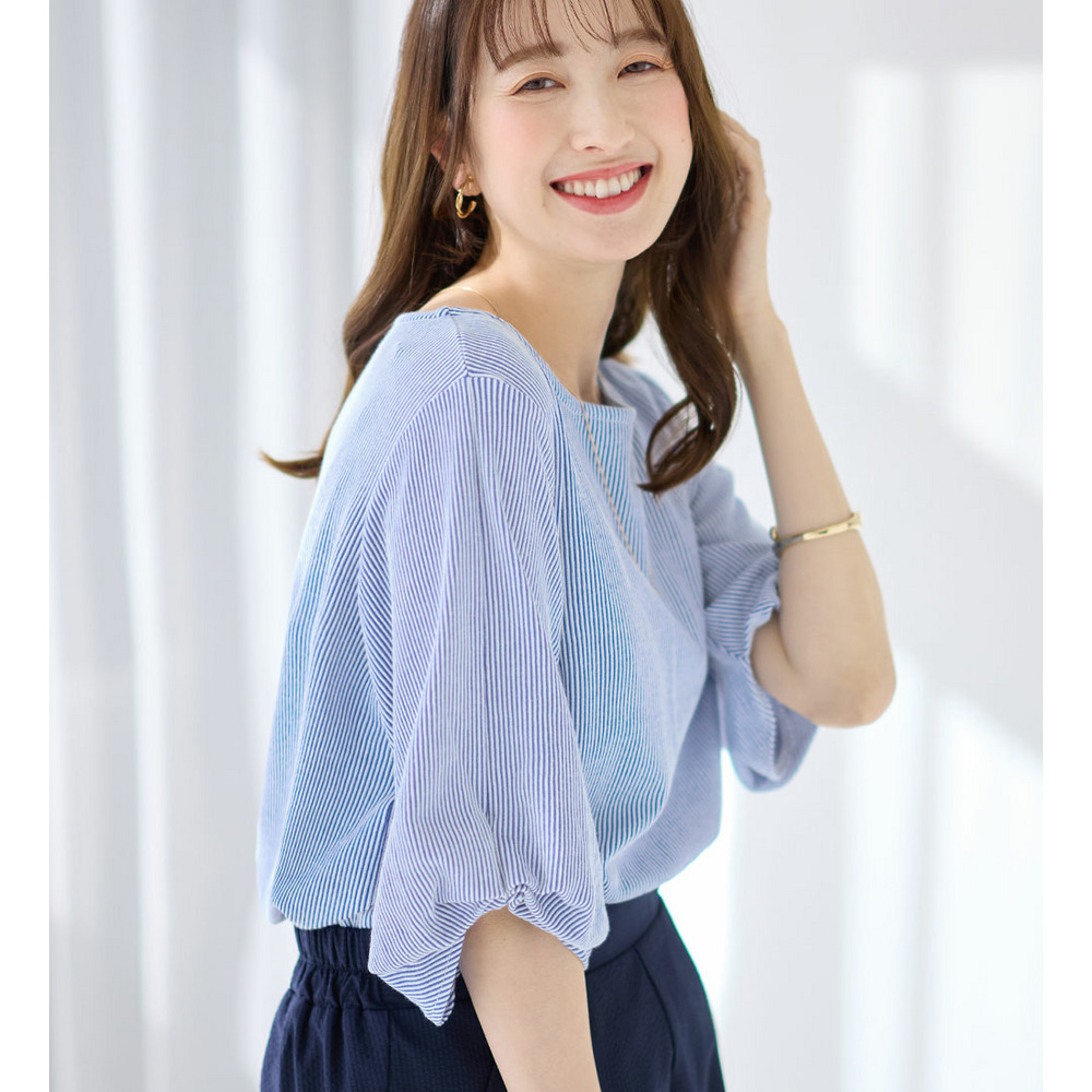 さらっと軽い綿混ストライプ袖タックブラウス