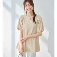 柔らかエンボス素材パール調ボタンチュニック