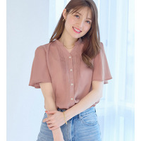 ピンタックブラウス