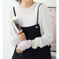 程よい透け感大人シアー素材切替トップス