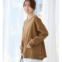 大人の抜け感裏起毛サイドボタントップス