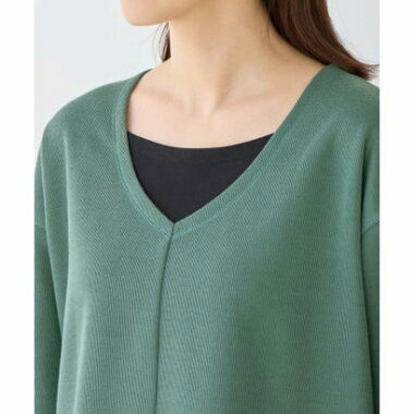 あったかレイヤード風Vネックトップス21