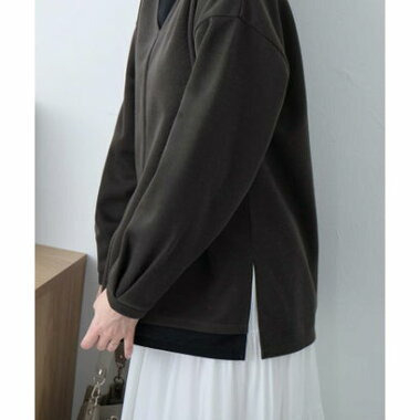 あったかレイヤード風Vネックトップス24