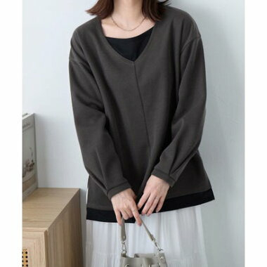 あったかレイヤード風Vネックトップス26