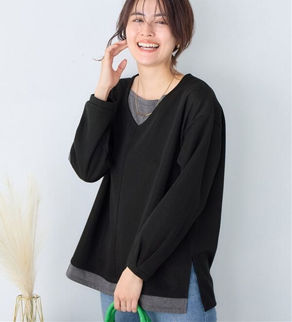 あったかレイヤード風Vネックトップス1