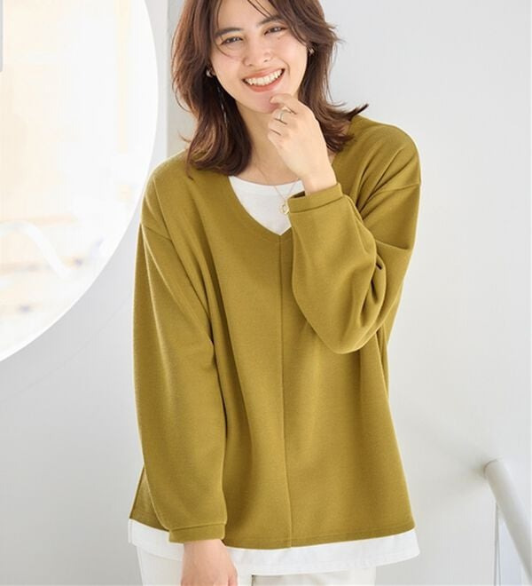 あったかレイヤード風Vネックトップス1