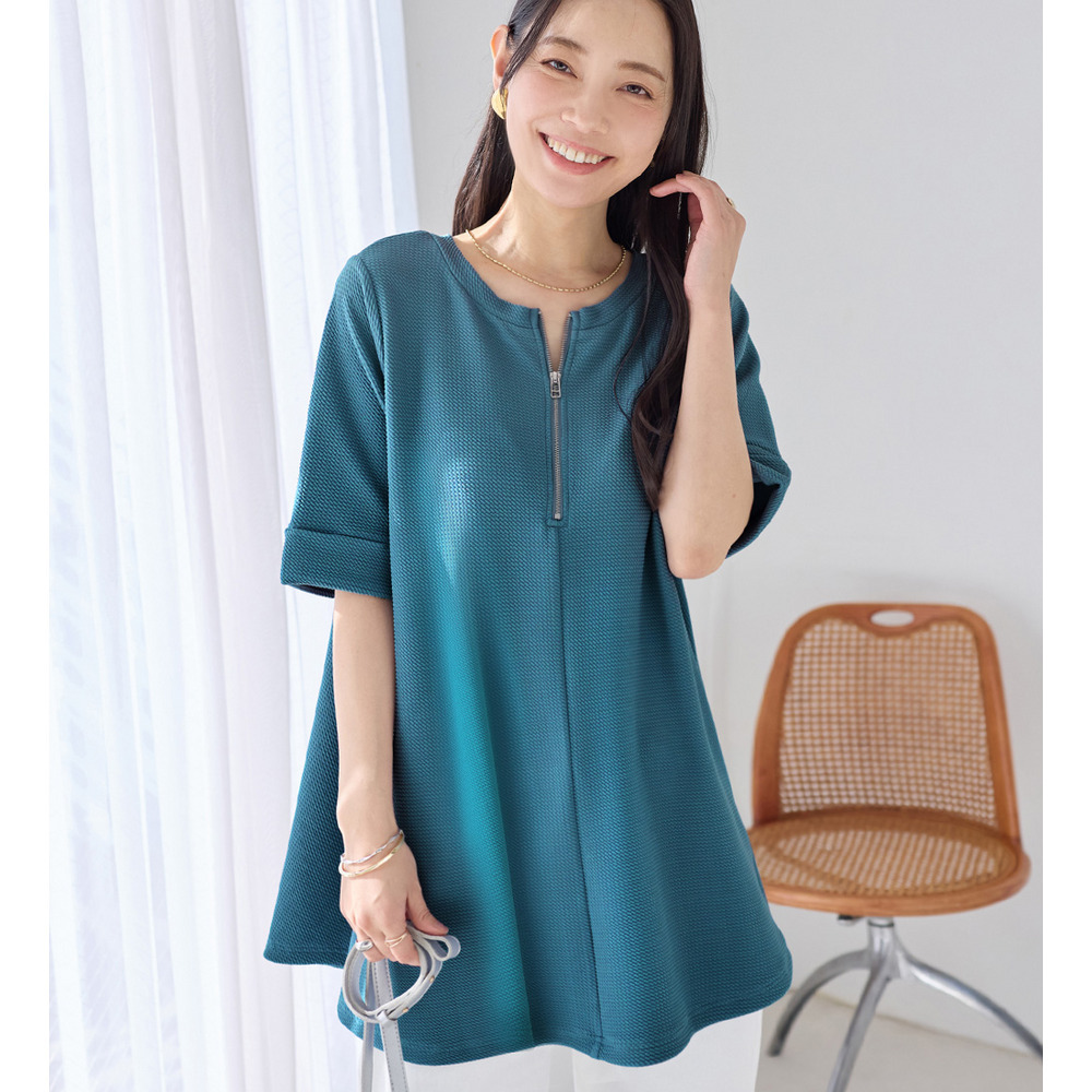 ひんやり＆シワになりにくい　エンボス素材Ａラインチュニック