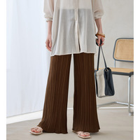 着心地楽ちん！さらっと軽やかプリーツパンツ