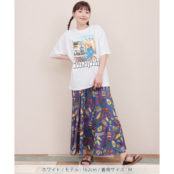 UMAが観光に！？ユーモア溢れるプリントTシャツ ■デザイン UMA(ビッグフット)がメキシコの観光地グアナフアトを旅する他にはないデザイン。 メキシコの暑い日差しに汗が止まりません。 ベーシックなゆ