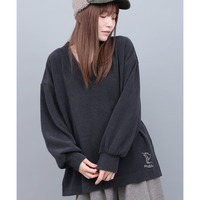 Vネックサイドスリットプルオーバー