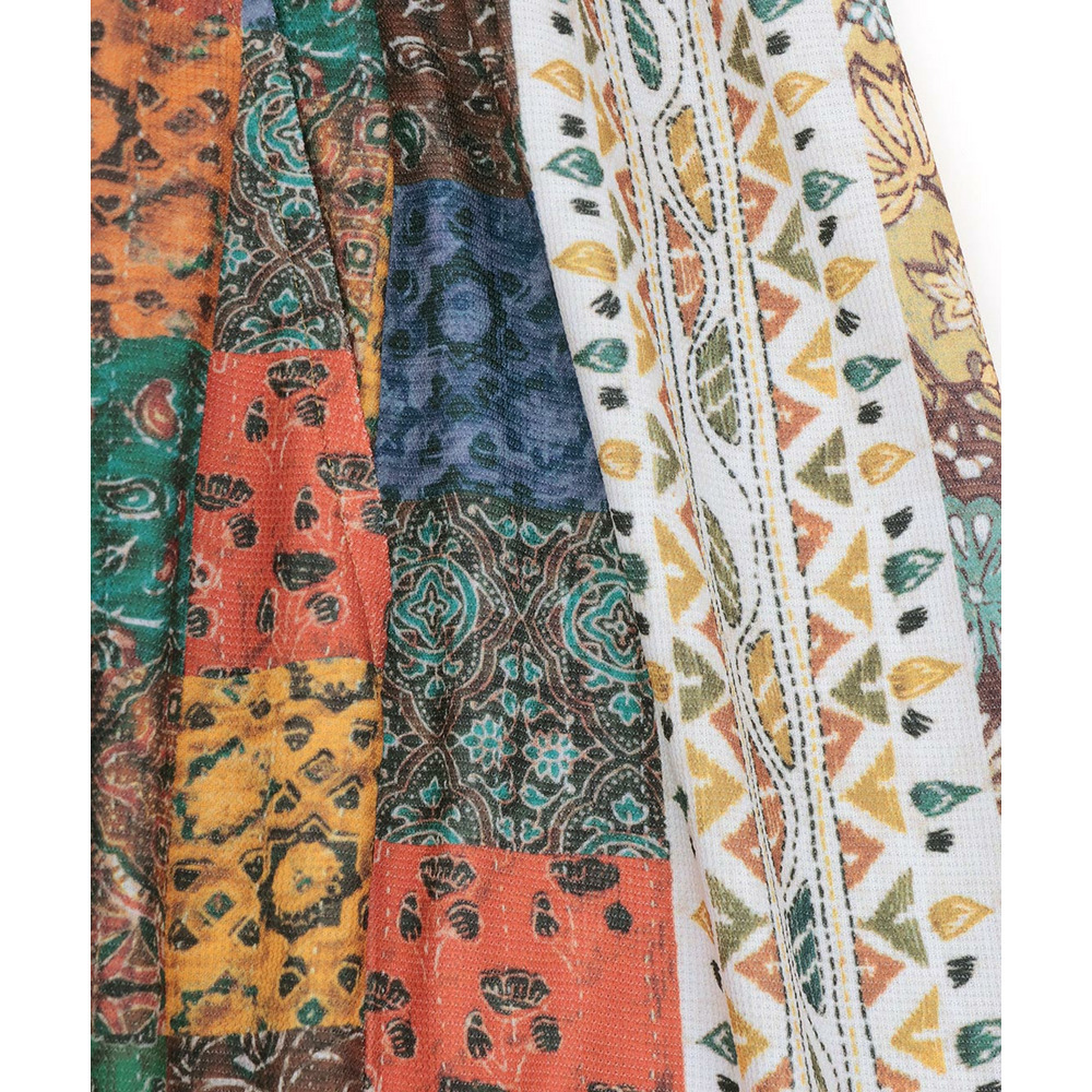 ファブリックプリント&ブラックパンツ15