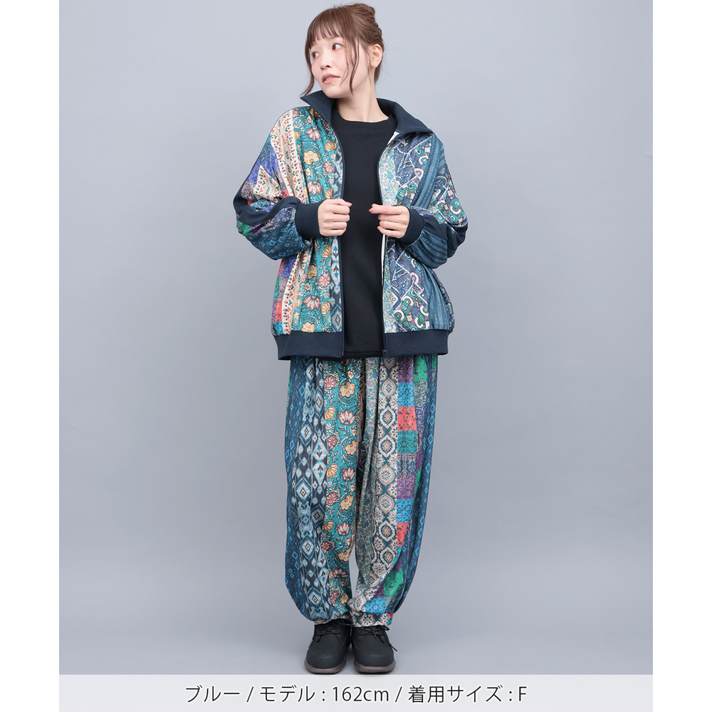 ファブリックプリント&ブラックパンツ3