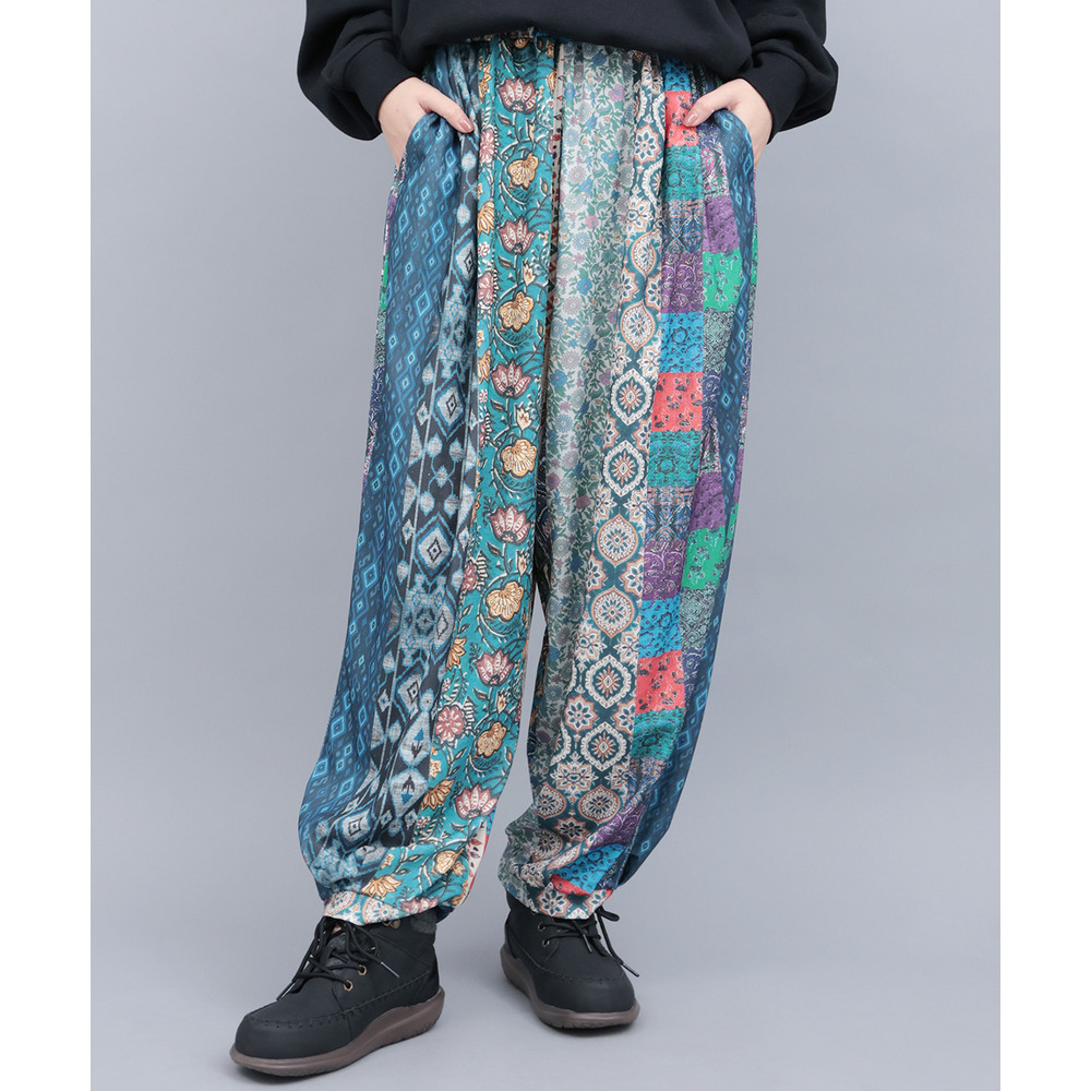 ファブリックプリント&ブラックパンツ1