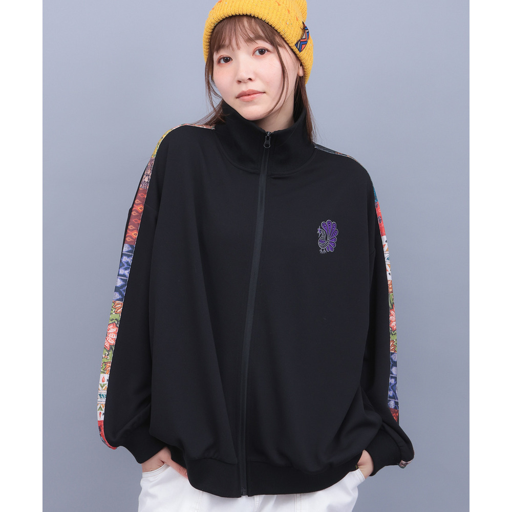 ファブリックプリント&ブラックジャケット