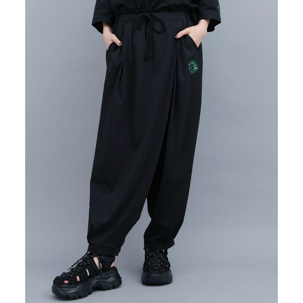 機能性タイ風パンツ