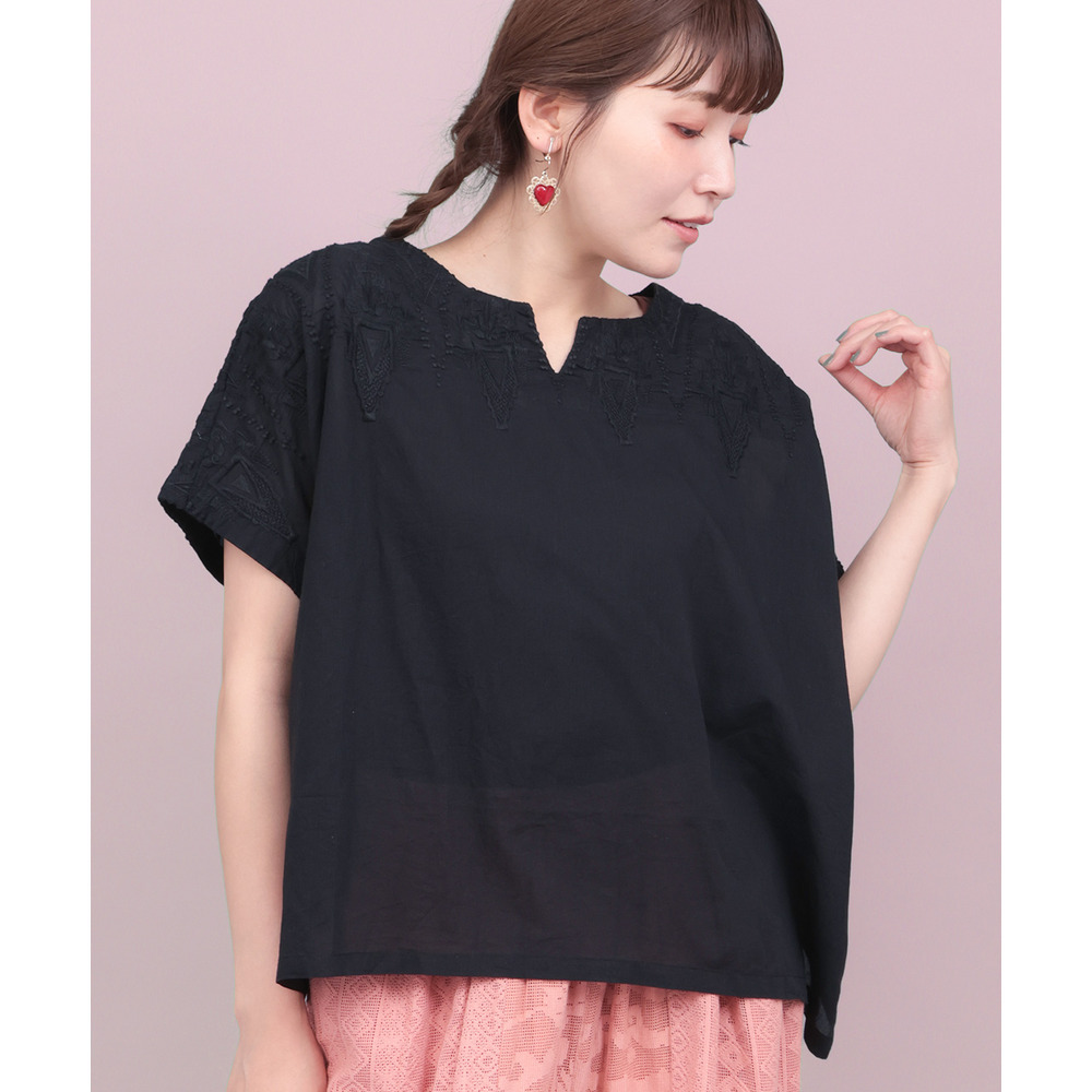 ジオメトリーフェザー刺繍プルオーバー