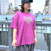 【接触冷感】裾ハートロゴ刺繍プルオーバー 大きいサイズ セピア