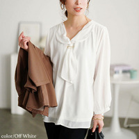 大きいサイズ レディース ゴールドパーツ付きラッフルタイブラウス