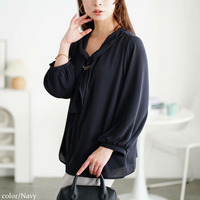 大きいサイズ レディース ゴールドパーツ付きラッフルタイブラウス