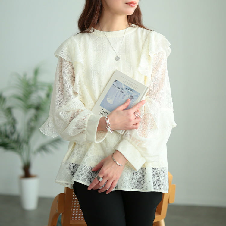 大きいサイズ レディース フリルショルダー幾何学柄レースブラウス1