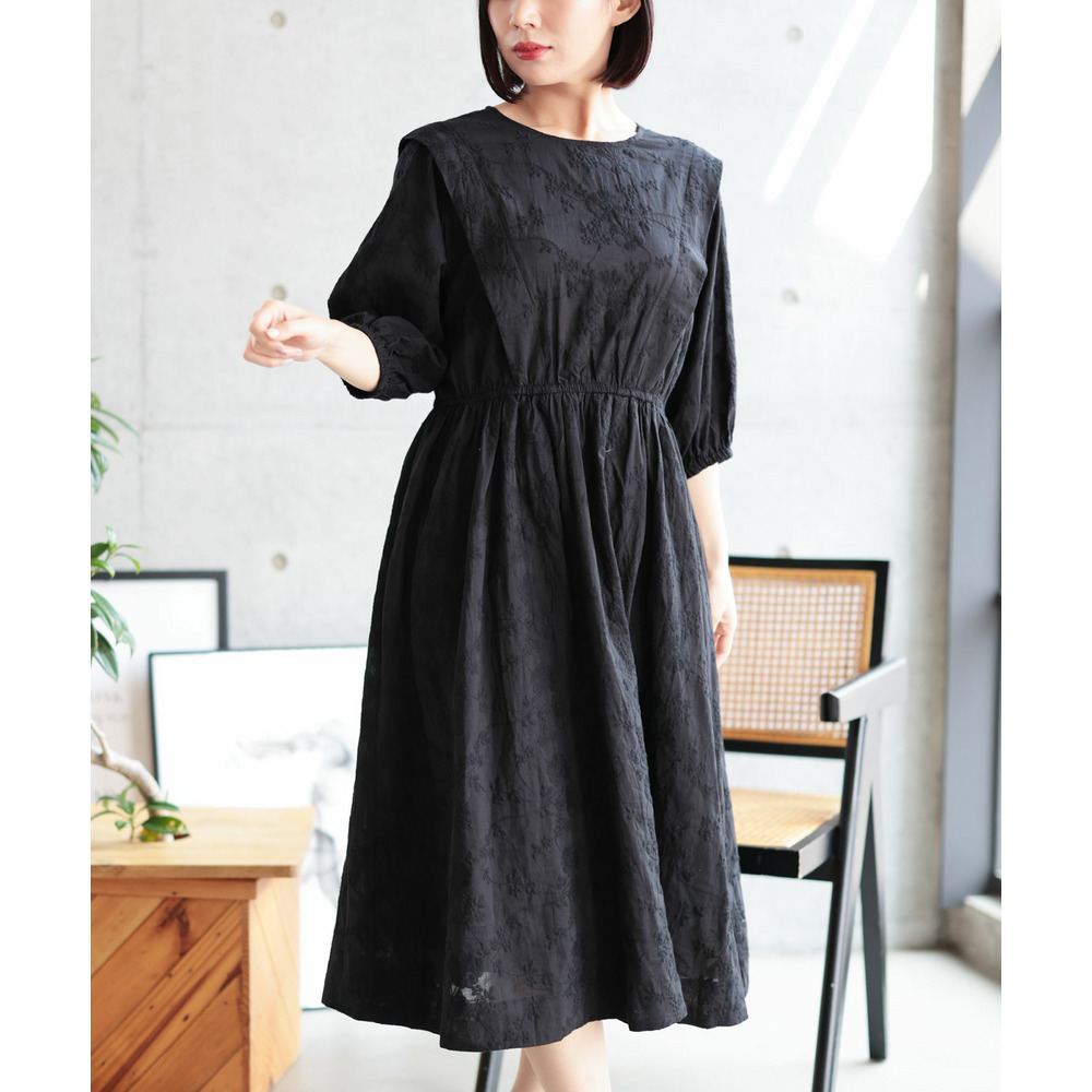 大きいサイズ レディース 花刺繍ショルダータックワンピース
