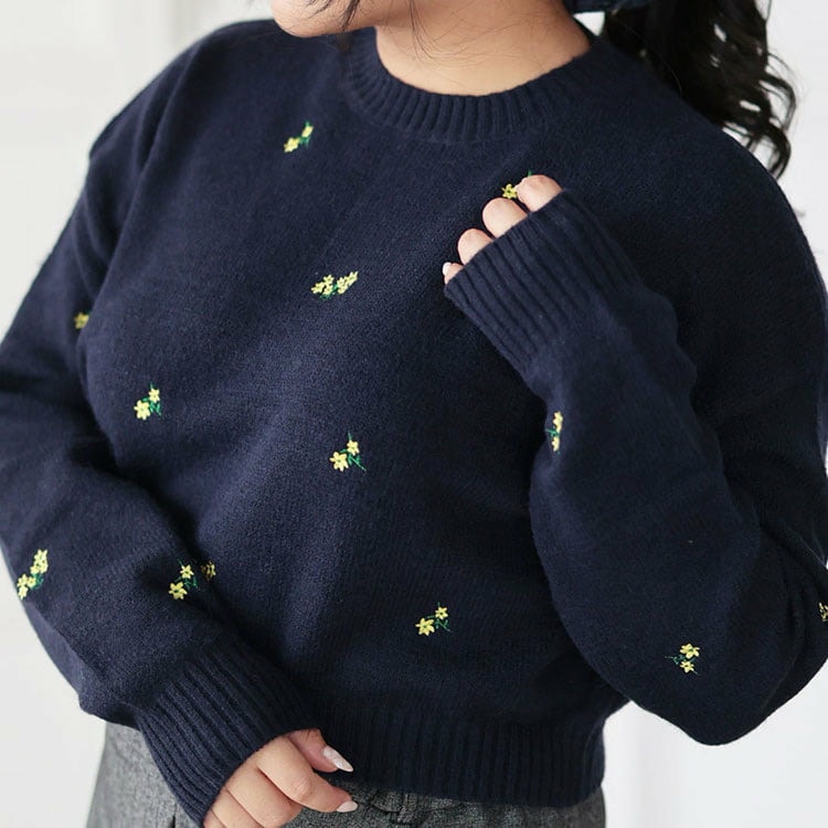 小花刺繍ニットプルオーバー13