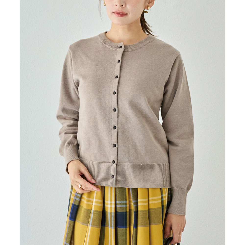 ボタン配色ニットカーデ2