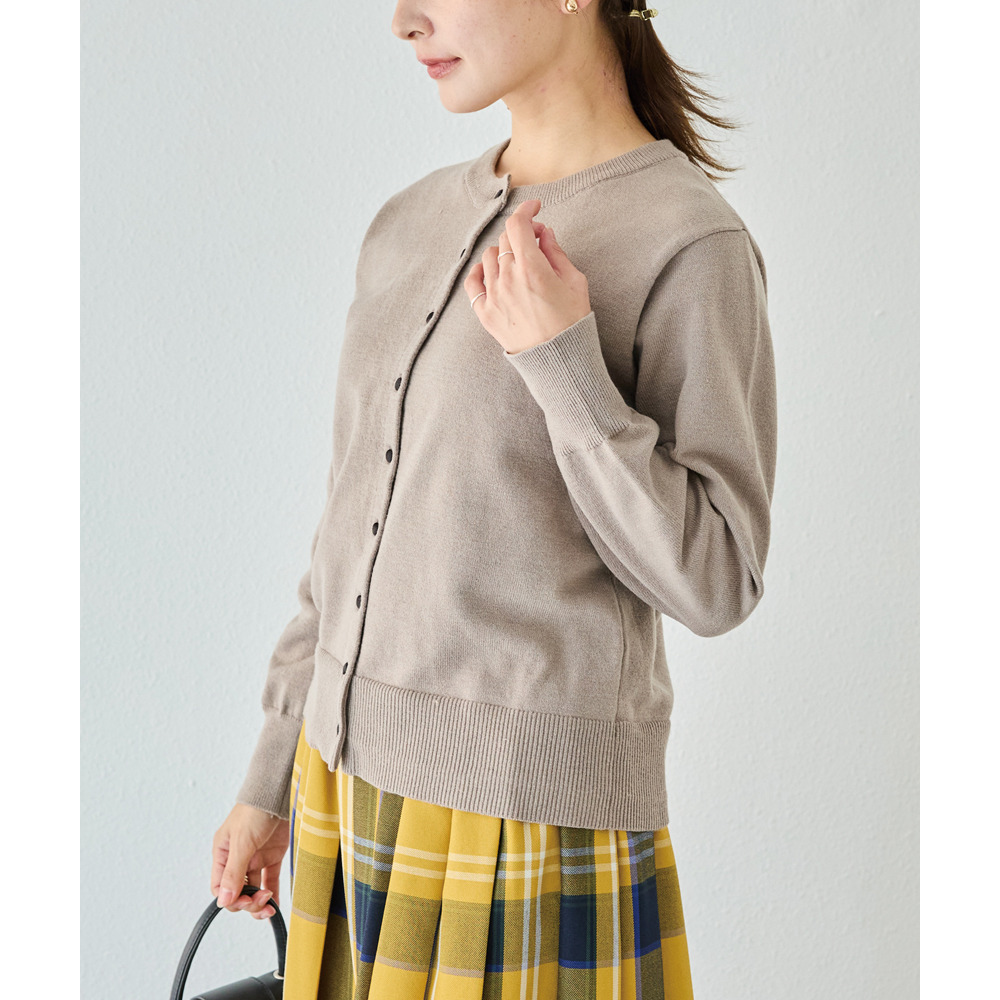 ボタン配色ニットカーデ3