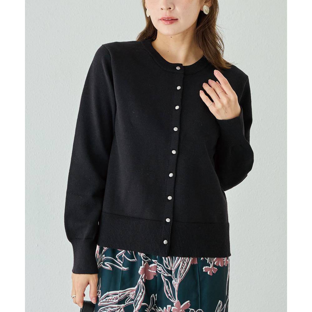 ボタン配色ニットカーデ1