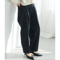 タックテーパードデニム