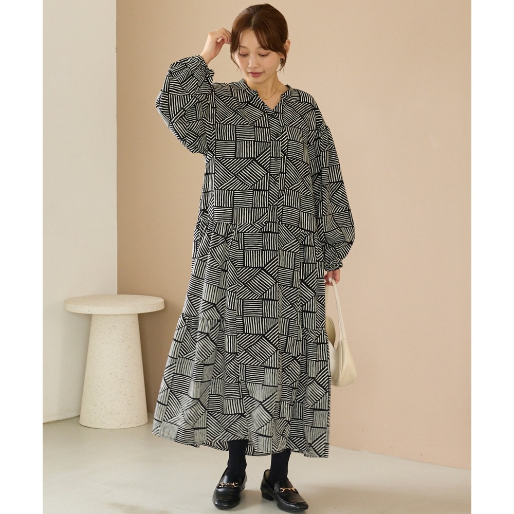 幾何柄ギャザーワンピース｜ロングワンピース/バンドカラー/体型カバー/大きいサイズ/洗える　LL/3L/4L/5L　ラビアンジェ