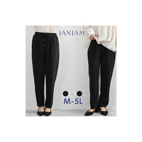 快適なストレッチ素材のドロストテーパードパンツ