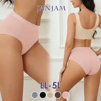 触れる素肌にも心地良いシームレスショーツ