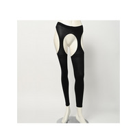 パンストの様な窮屈さと不快なムレを解消する10分丈サスペンダーレギンス