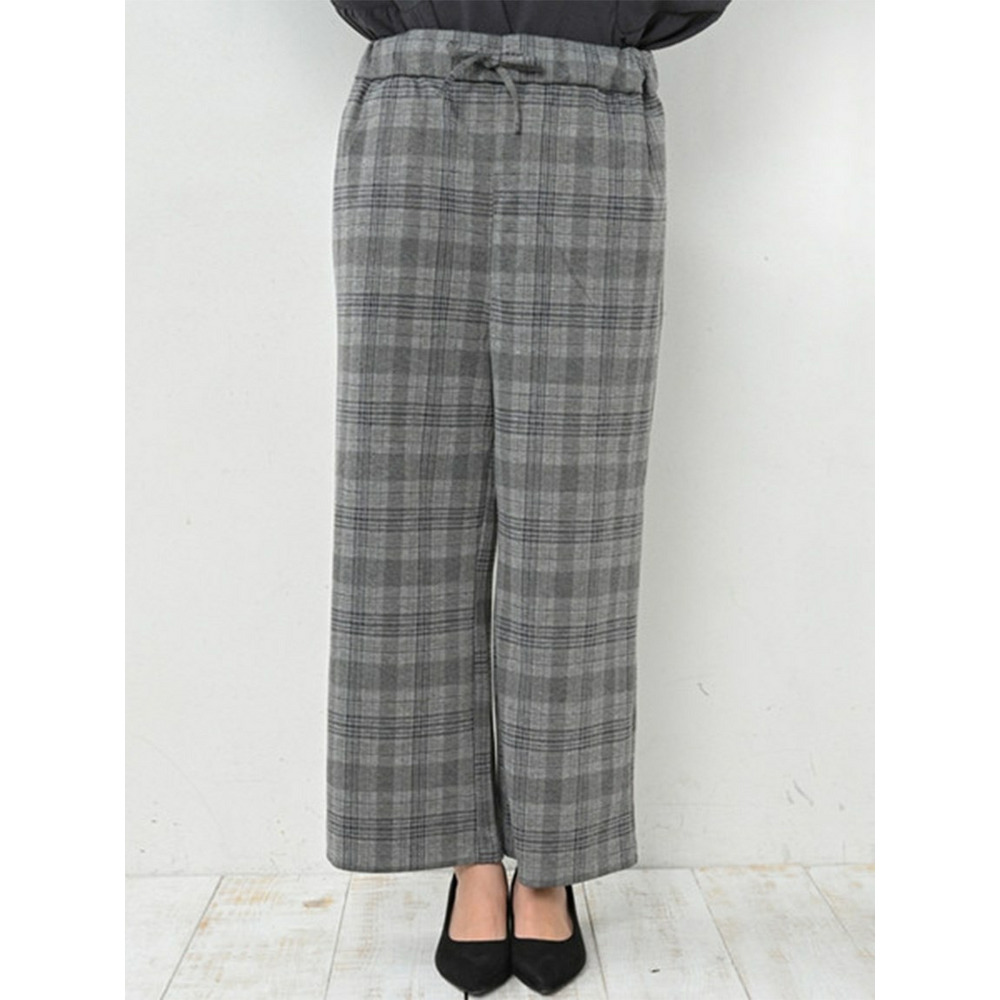 太すぎず、細すぎない絶妙なストレートシルエットのチェック柄ワイドパンツ 大きいサイズ レディース1